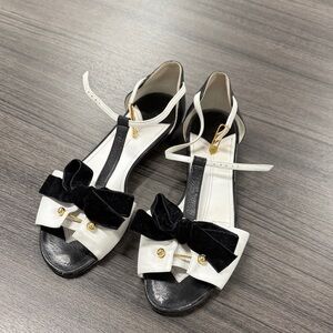 Chanel Elegant Black and White Women's Shoes